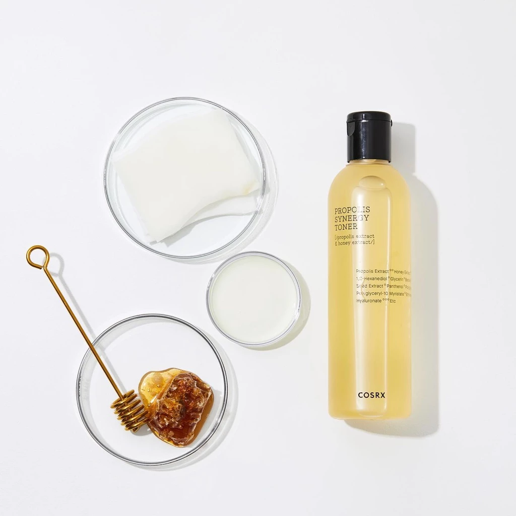 COSRX Propolis Synergy Toner 150ml โทนเนอร์อุดมสารสกัดจากผึ้งดำและน้ำผึ้ง ช่วยให้ผิวนุ่มลื่นและเรียบเนียน ปลอบประโลมผิว